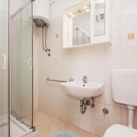 Apartman Apartman Lucic-studio - 2min Walk From The Beach