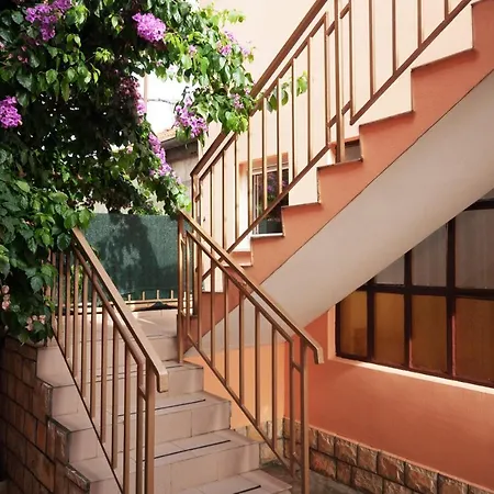 Apartman Lucic-studio - 2min Walk From The Beach