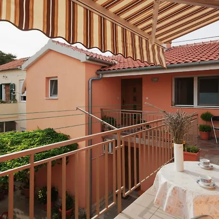 Apartman Lucic-studio - 2min Walk From The Beach * Zadar